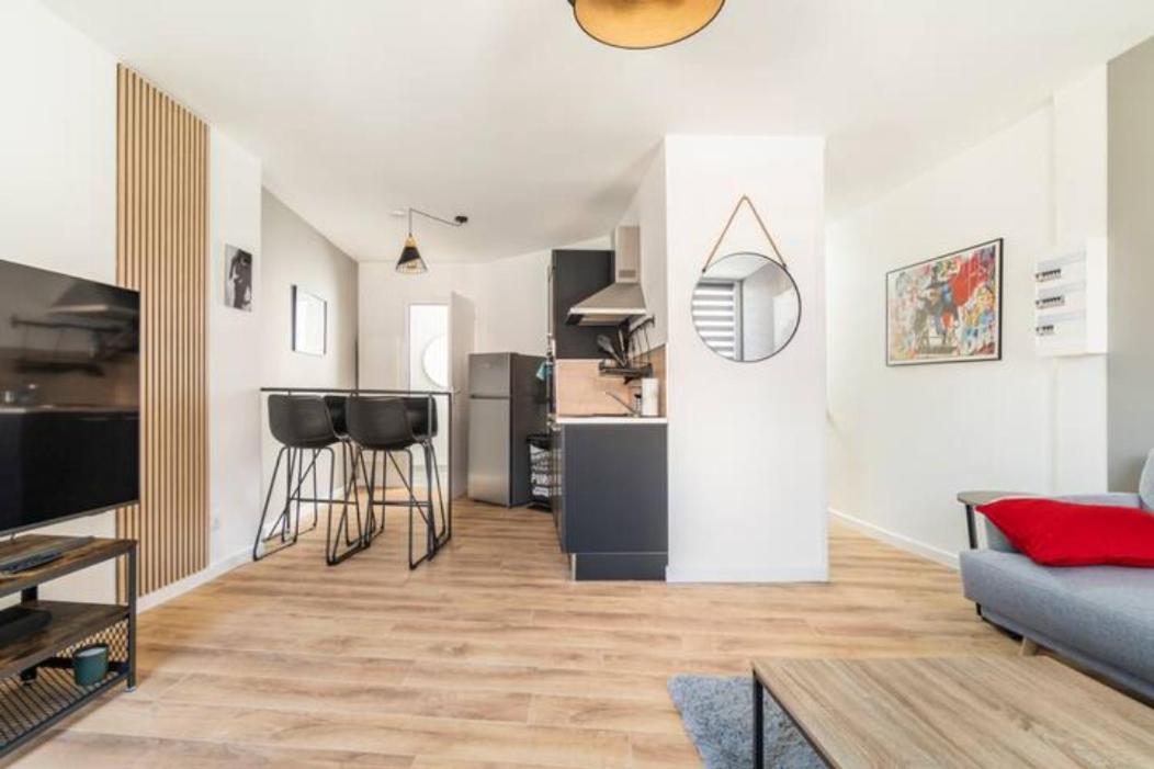 Voyage En Duplex En Hyper Centre Apartment Valenciennes Exterior photo